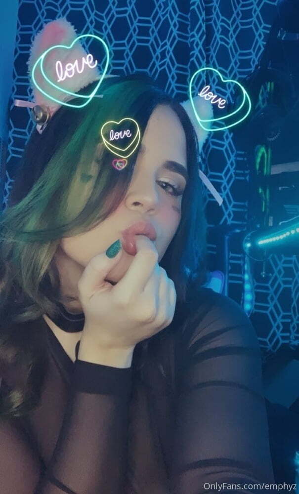 emphyz nude pics