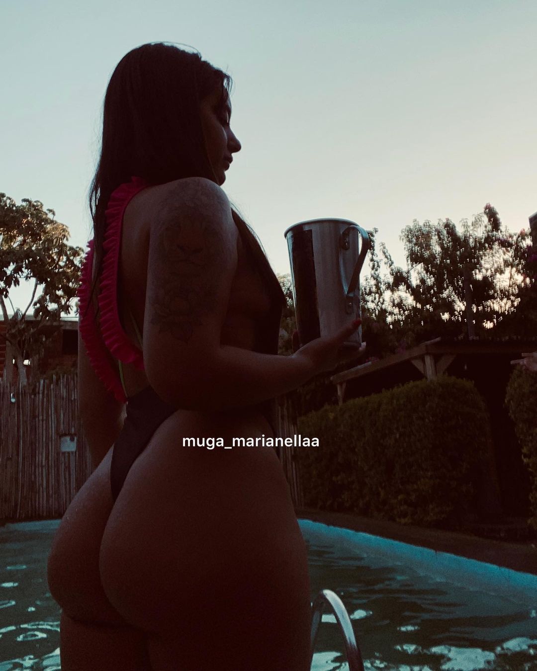 mega_marianellaa open pussy