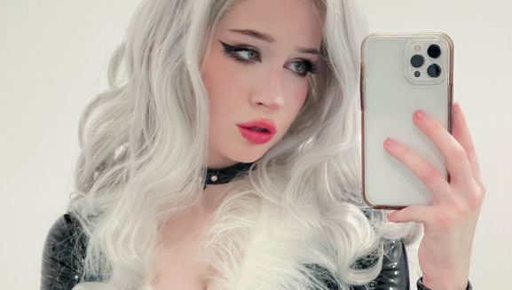 Nora Fawn - Black Cat