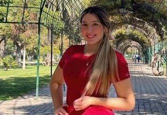 Obstetra mostrando su tremendo culazo 🇨🇱