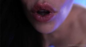 [VIDEO] I made the perfect video for when you don't want to sleep alone.