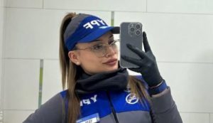 Yani tremenda trola playera de YPF