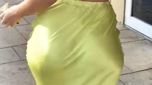 Ojete espectacular de morocha vestido