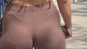 Ortazo en calza tanga visible