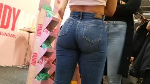 Culazo perfecto en jeans ajustados