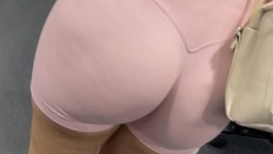 Otra flaca nalgona en el gym