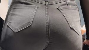 Culazo de morocha en jeans