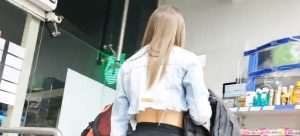 Flakita culito apretado en calza y vpl