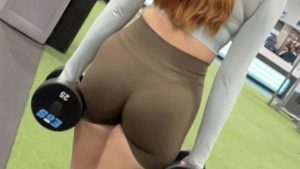 Riquisima par de nalgonas en el gym
