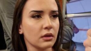 Hermosa tetona en el subte