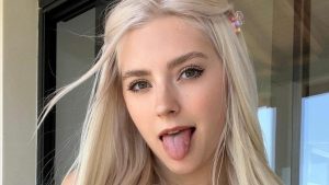 Eva Elfie