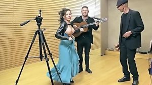 La cantante argentina desnuda Noelia Munz