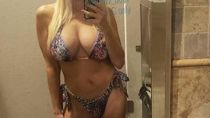 Beth jovata Bikini